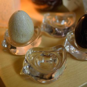 Iittala Tiu äggkopp i klarglas, designad av Jorma Vennola