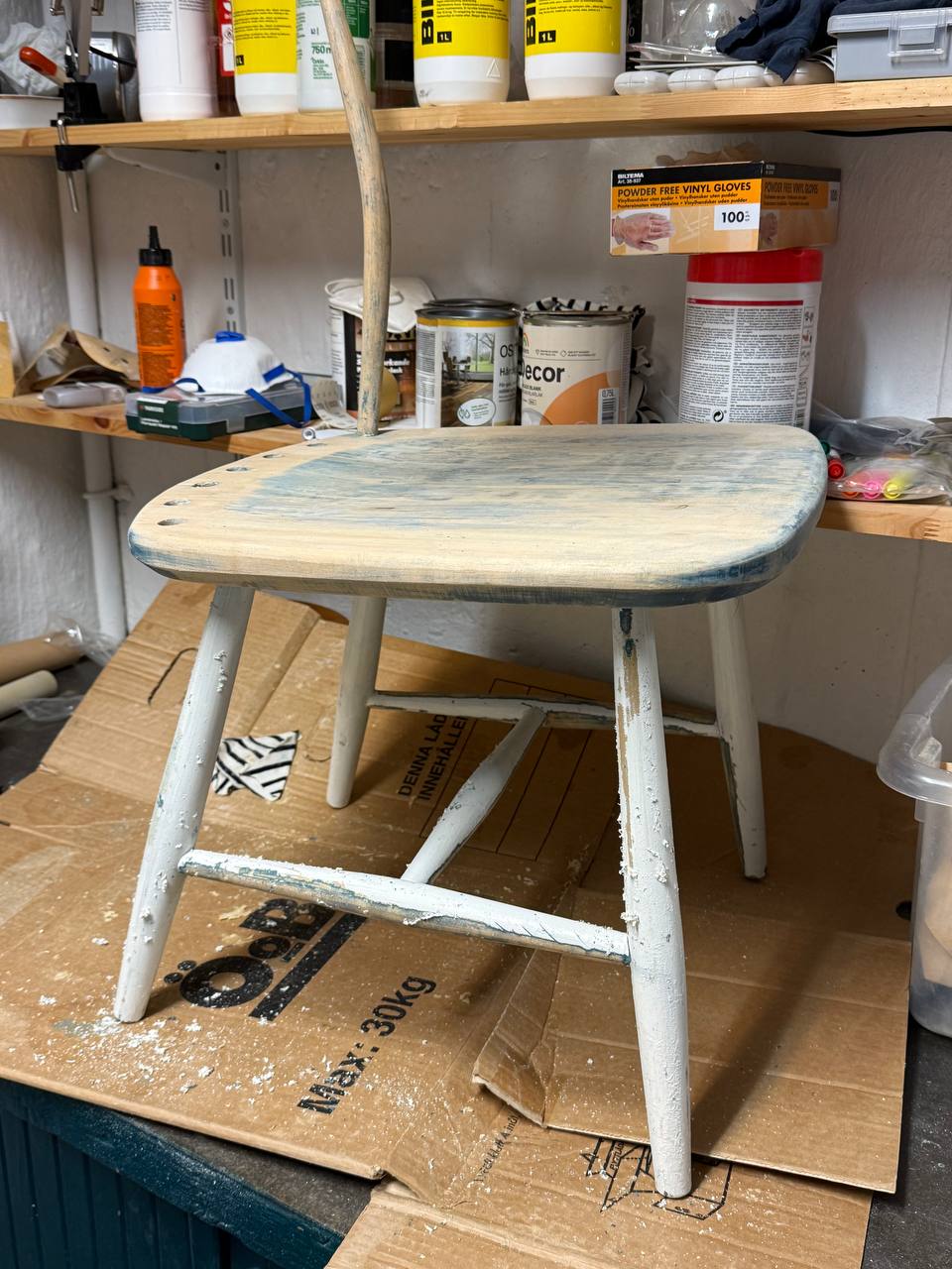 Stol i trä före renovering