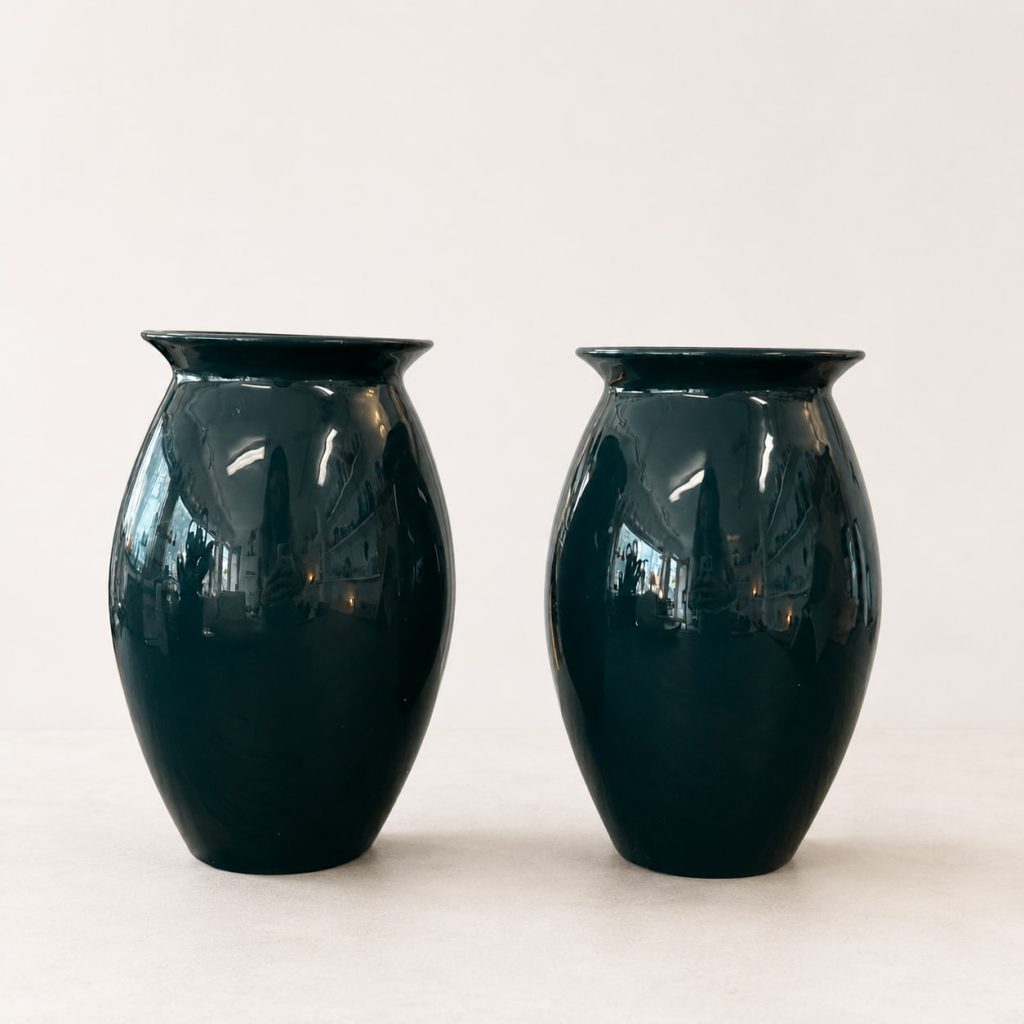 Mörkgröna glasvaser vintage